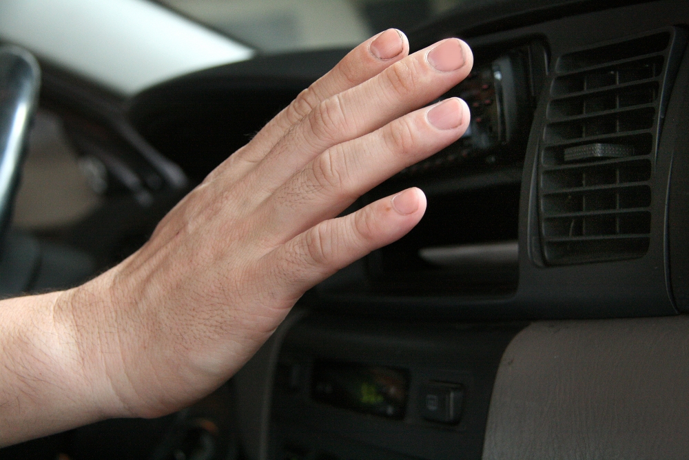 recharge-the-air-conditioner-in-a-car-step-12